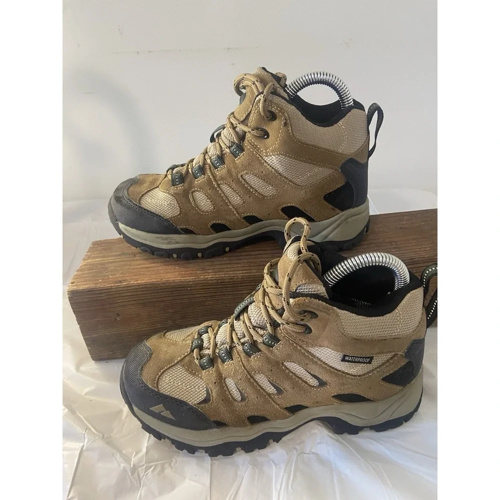 Men's Merrell Moab Outland‎ Brown Hiking/ Camping Mid Boots -Size 4-Waterproof